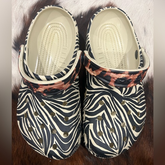 Crocs classic Animal Remix sz Women’s 7 - Picture 6 of 7
